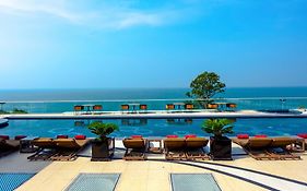 Centara Grand Phratamnak Resort Pattaya